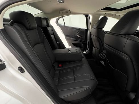 Used 2025 Lexus ES 300h w/ Technology Package FWD image 16