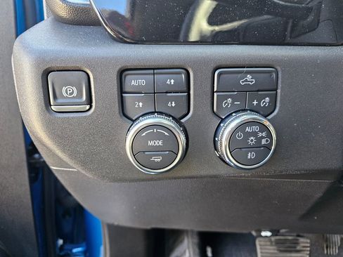 Used 2024 GMC Sierra 1500 Elevation image 25