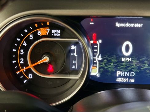 Used 2021 Jeep Wrangler Unlimited Sahara image 13