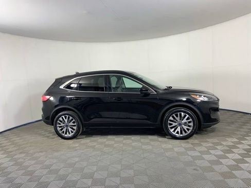 Used 2022 Ford Escape Titanium AWD/4WD image 2
