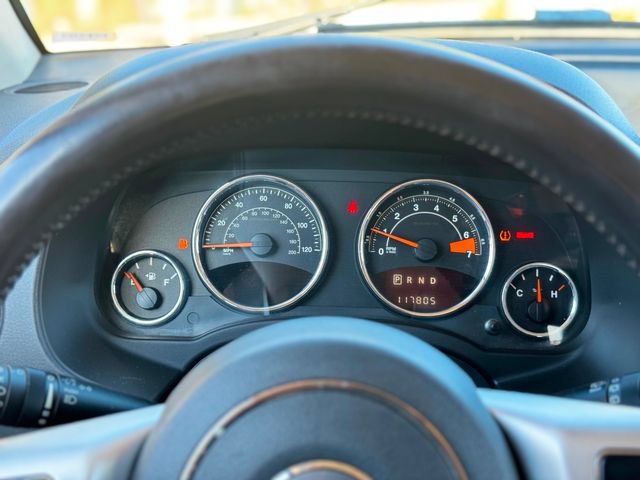 Used 2017 Jeep Compass Latitude FWD image 38