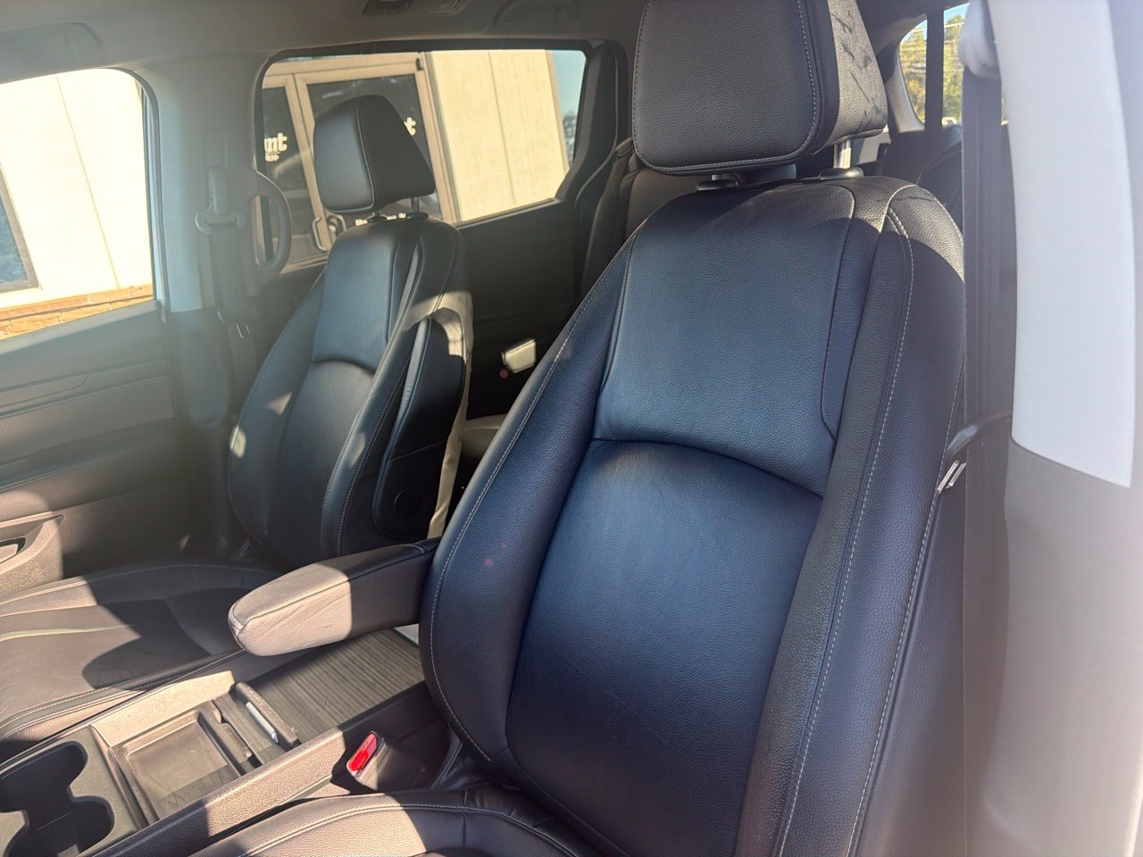 Used 2024 Honda Odyssey EX-L image 3