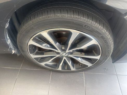 Used 2017 Toyota Corolla SE FWD image 4