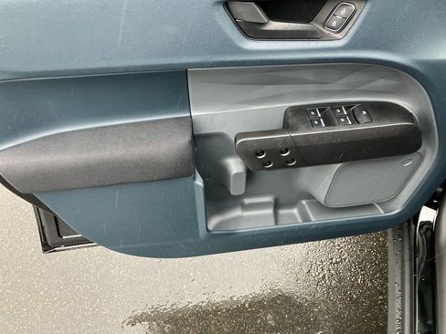 New 2025 Ford Maverick XL image 13