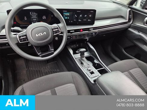 Used 2025 Kia Sorento LX FWD image 7