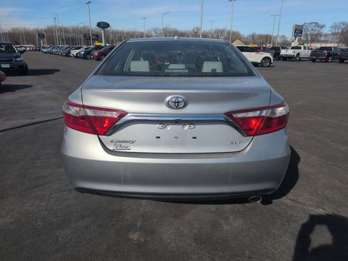 Used 2015 Toyota Camry XLE image 4