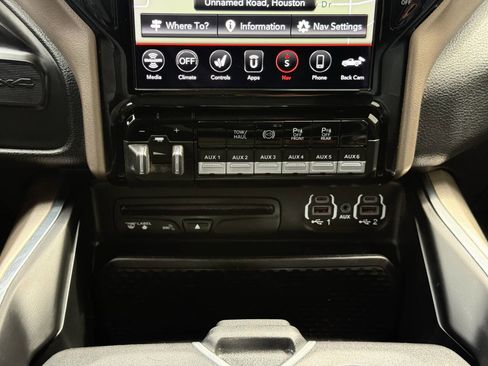 Used 2019 RAM 3500 Laramie AWD/4WD image 39
