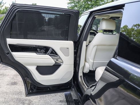 Used 2025 Land Rover Range Rover Long Wheelbase SE AWD/4WD image 34