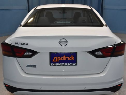 Certified 2025 Nissan Altima 2.5 SV FWD image 23