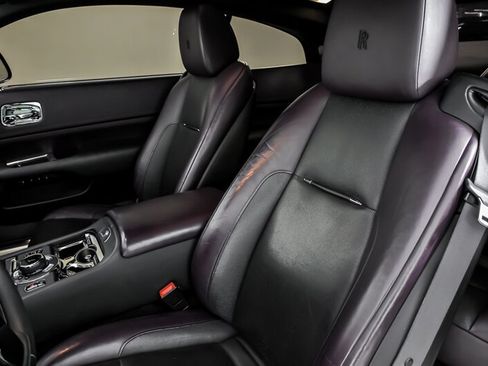 Used 2018 Rolls-Royce Wraith RWD image 19