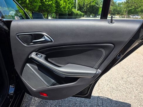 Used 2015 Mercedes-Benz CLA 250 image 28