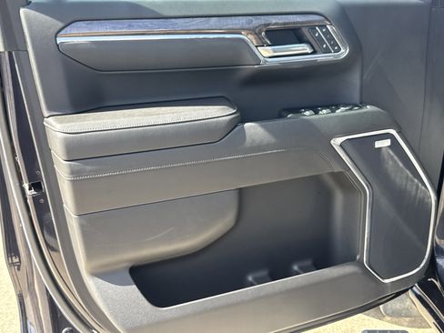 Used 2024 Chevrolet Silverado 1500 LTZ w/ Technology Package image 3