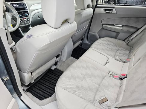 Used 2010 Subaru Forester 2.5X Premium image 10