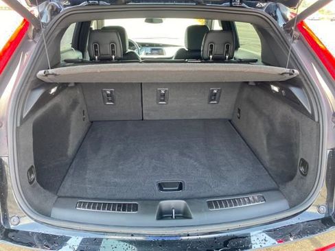 Certified 2023 Cadillac XT4 Premium Luxury w/ Cold Weather Package image 21