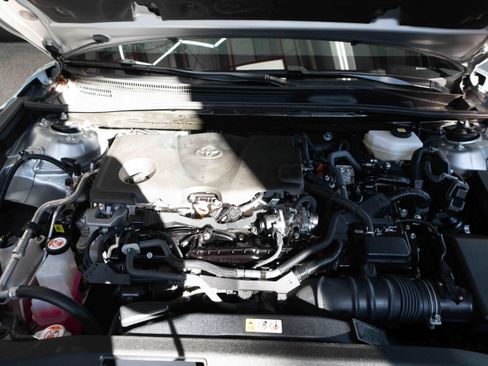 Used 2025 Toyota Camry LE image 30