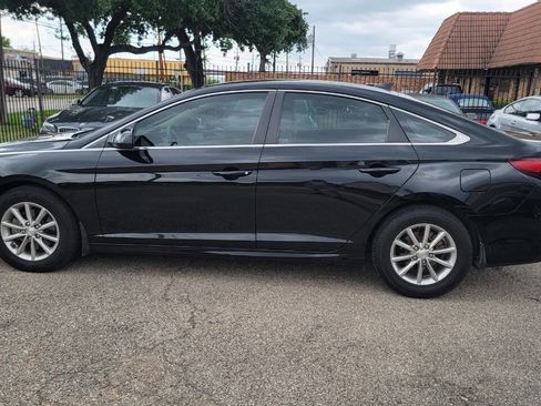Used 2019 Hyundai Sonata SE w/ Cargo Package FWD image 9