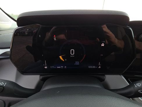 Used 2025 Chevrolet TrailBlazer LT w/ Convenience Package image 16