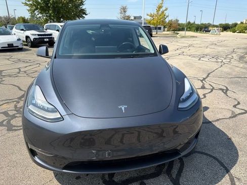 Used 2022 Tesla Model Y Long Range AWD/4WD image 5