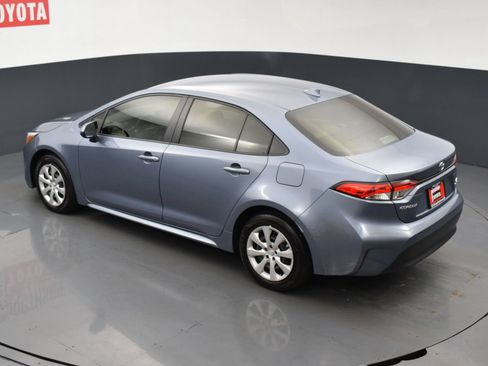 Used 2025 Toyota Corolla LE w/ Convenience Package FWD image 18
