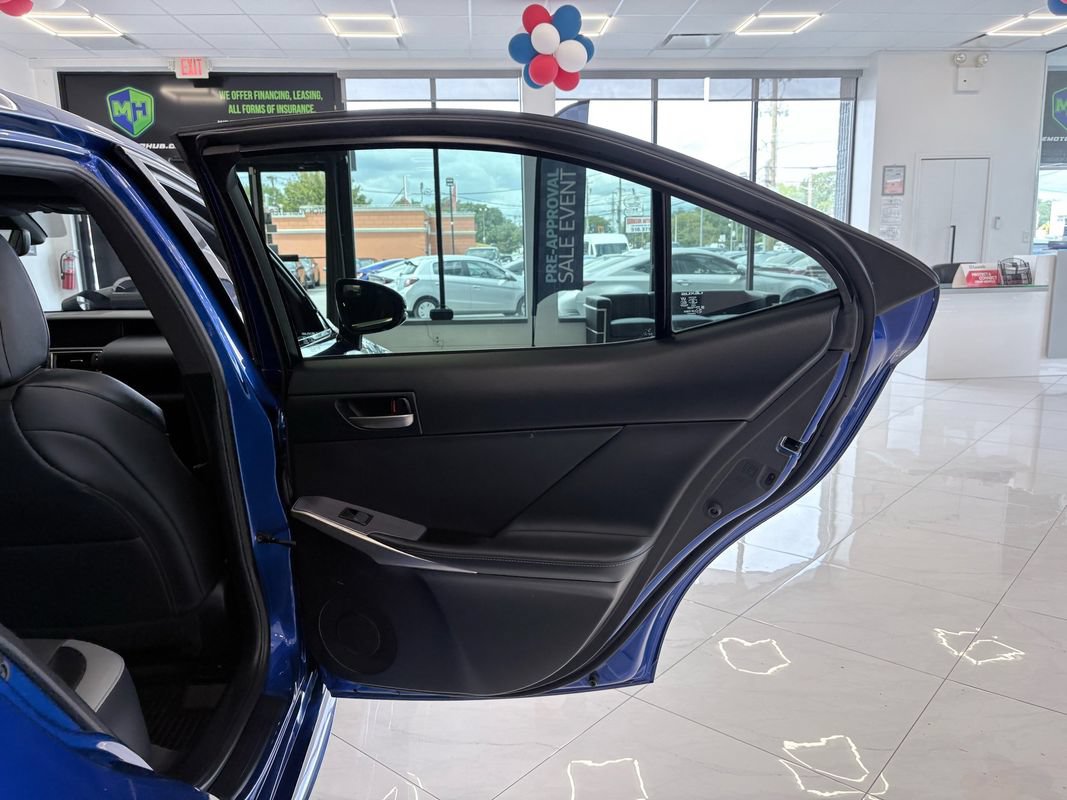 Used 2020 Lexus IS 300 F Sport w/ Blackline Edition AWD/4WD image 38