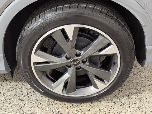 Used 2024 Audi Q4 e-tron Premium AWD/4WD image 19