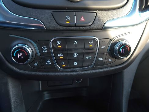 Used 2023 Chevrolet Equinox LT image 36