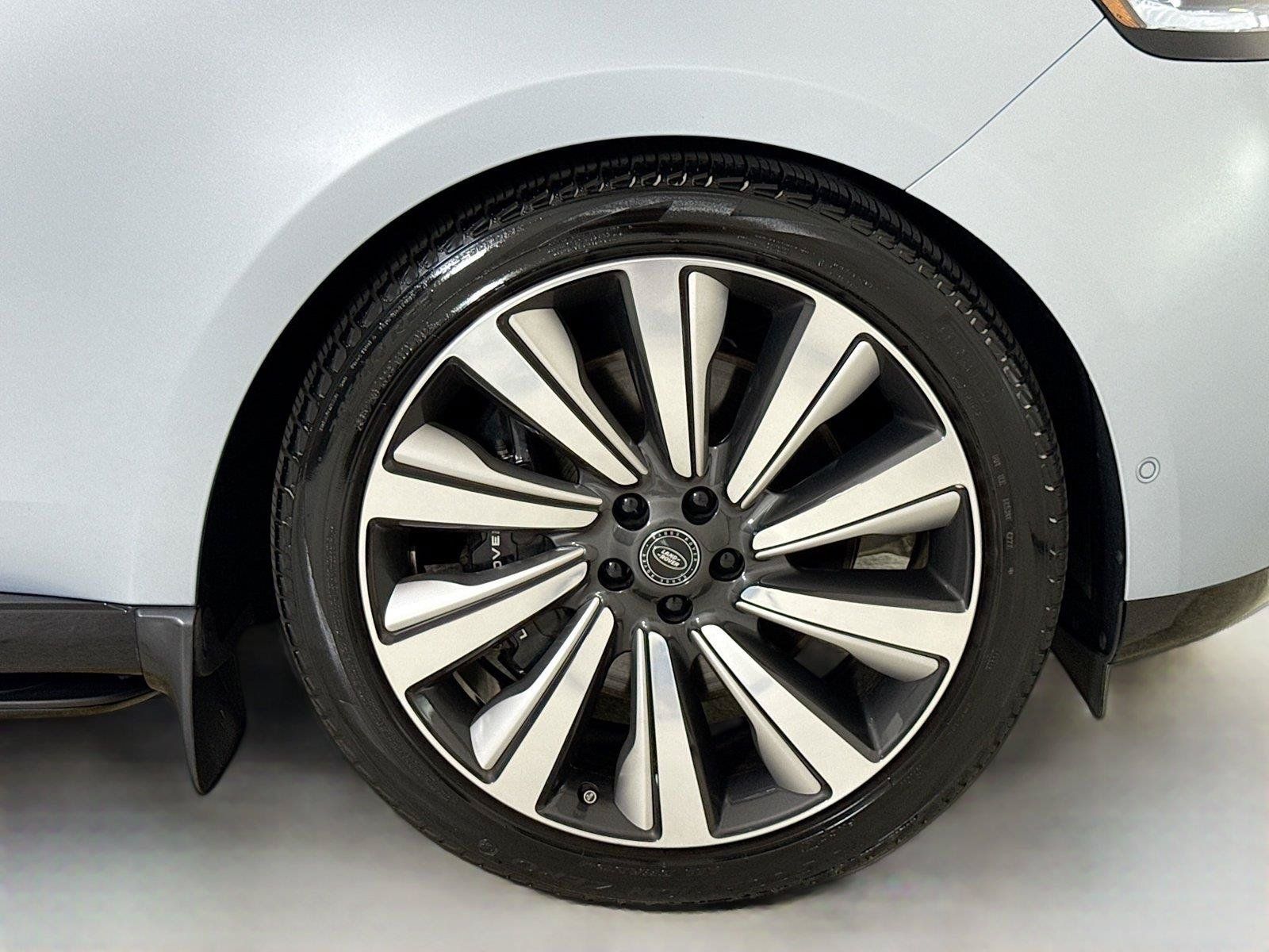 Used 2023 Land Rover Range Rover SV AWD/4WD image 38
