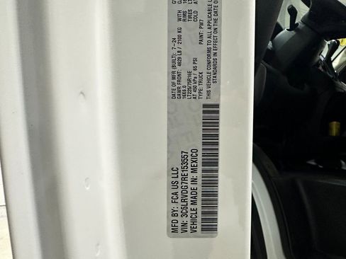 Used 2024 RAM ProMaster 2500 w/ Convenience Group FWD image 23