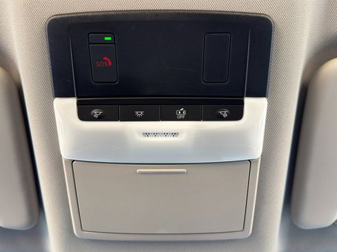 Used 2024 Nissan Rogue SL FWD image 30