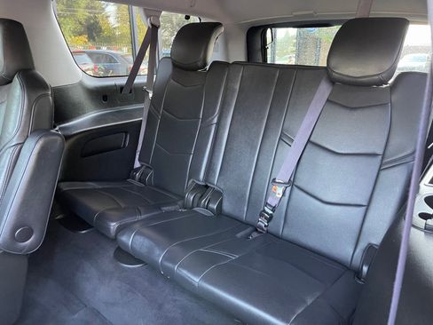 Used 2017 Cadillac Escalade ESV Premium Luxury image 22