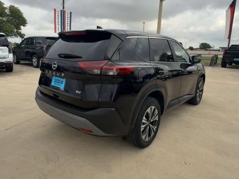 Used 2023 Nissan Rogue SV FWD image 8
