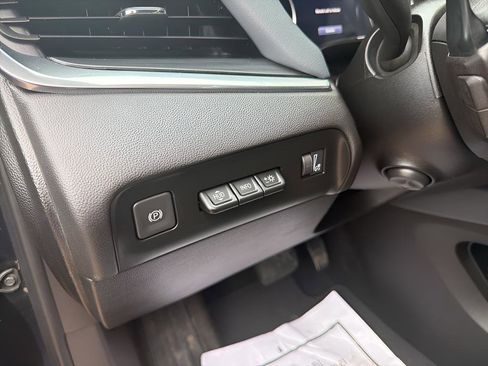 Used 2024 Buick Enclave Premium image 9