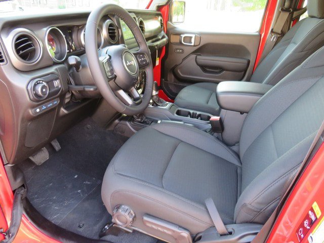 New 2023 Jeep Wrangler Unlimited AWD/4WD image 15