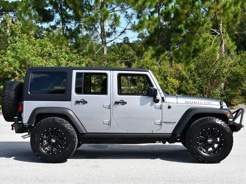Used 2016 Jeep Wrangler Unlimited Rubicon w/ Connectivity Group AWD/4WD image 32