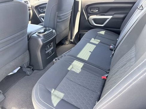Used 2018 Nissan Titan SV w/ SV Convenience Package AWD/4WD image 24