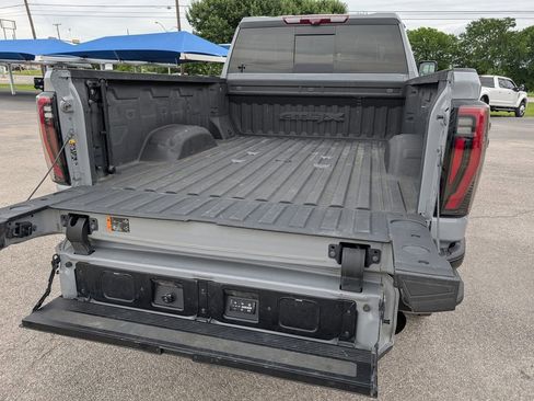 Used 2024 GMC Sierra 2500 AT4X AWD/4WD image 31