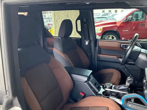 Used 2022 Ford Bronco Outer Banks image 9