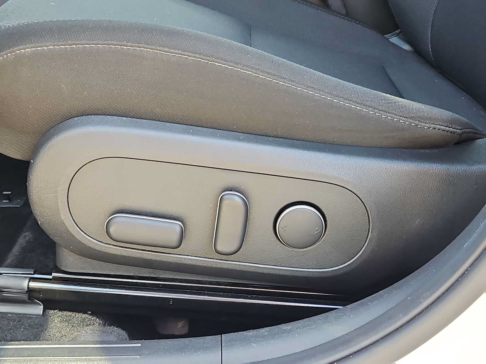 Used 2024 Hyundai Kona SEL FWD image 14