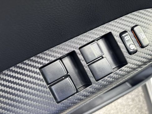 Used 2015 Toyota RAV4 LE FWD image 20
