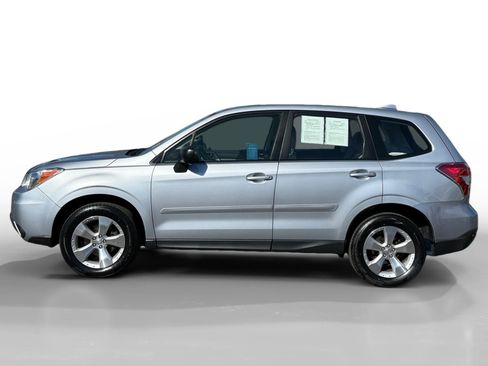 Used 2016 Subaru Forester 2.5i image 2
