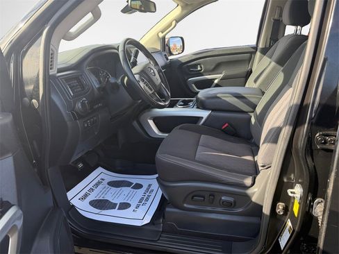 Used 2023 Nissan Titan SV w/ SV Convenience Package image 12