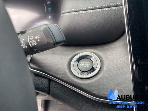 Used 2023 Jeep Grand Cherokee Overland AWD/4WD image 42