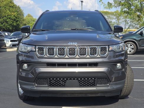 Used 2023 Jeep Compass Latitude w/ Convenience Group AWD/4WD image 13