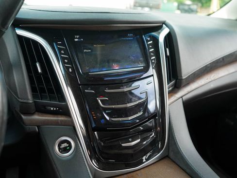Used 2019 Cadillac Escalade Premium Luxury AWD/4WD image 8