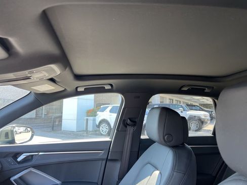 Used 2024 Audi Q3 2.0T Premium image 12