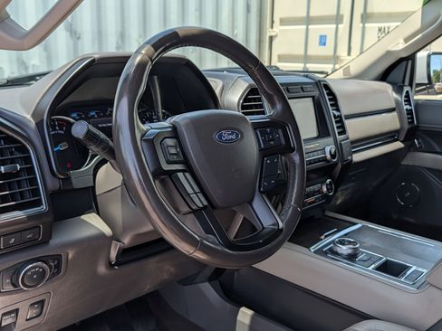 Used 2019 Ford Expedition Limited RWD image 23