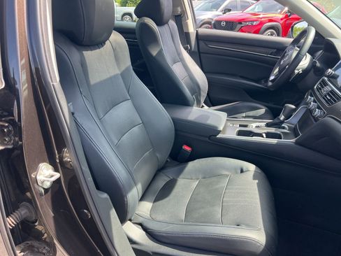 Used 2018 Honda Accord Touring image 38