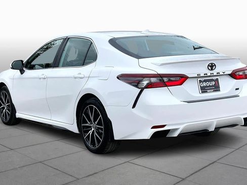 Used 2024 Toyota Camry SE image 11