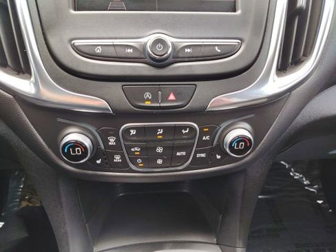 Used 2022 Chevrolet Equinox LT FWD image 20