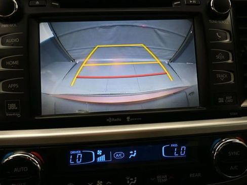Used 2015 Toyota Highlander Limited FWD image 6